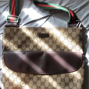 Gucci cross bag